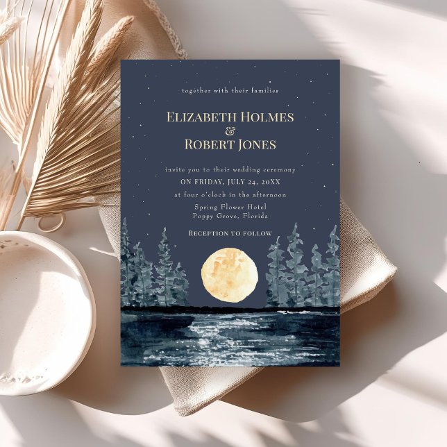 Convite de Casamento Floresta e Lago sob a Lua Che (Full Moon Forest and Lake Wedding Invitation on a boho table.)