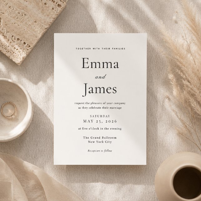 Convite de Casamento Minimalista Moderno Bege (Elegant Beige Modern Minimal wedding invitation with timeless editorial styling.)