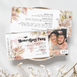 Convite De Casamento Pampas Grass Embarcado<br><div class="desc">Convite moderno de passagem de embarque de casamento com um simples fundo branco,  uma foto do casal,  rústico coloração d'água,  erva e florais,  um código QR para você apagar ou substituir por seu próprio,  e um código editável tudo em um modelo de casamento que é fácil de personalizar.</div>
