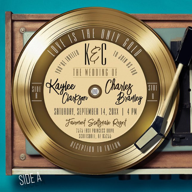 Convite de Casamento Vintage em Vinil Dourado Retr (Retro gold vinyl record groovy 70's elegant vintage modern QR code unique round wedding invitation)