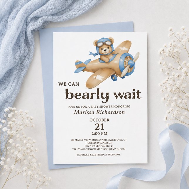 Convite de Chá de Bebê para Menino Urso de Pelúcia (cute we can bearly wait teddy bear pilot baby boy shower invitation with personalized details)
