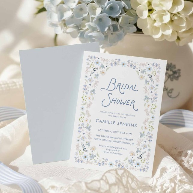 Convite de Chá de Noiva Jardim Azul Romântico (Elegant Garden Blue Floral Bridal Shower Invitation)