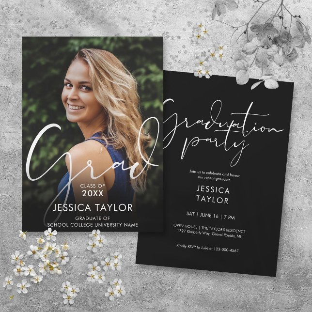 Convite de Festa de Formatura com Foto e Roteiro E (Elegant Grad Script Photo Graduation Party Invitation)