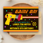 Convite de festas de Aniversário de criança de eti<br><div class="desc">Incline seus convidados com esta festa de aniversário colorida convidando com uma legal arma laser e tipografia vibrante contra um fundo castanho escuro. Basta adicionar os detalhes do seu evento neste modelo fácil de usar para torná-lo um convite de tipo único.</div>