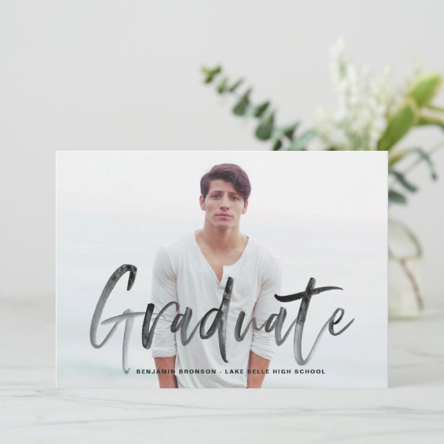 Convite de Formatura com Foto e Letreiro Preto (Em pé/Frente)