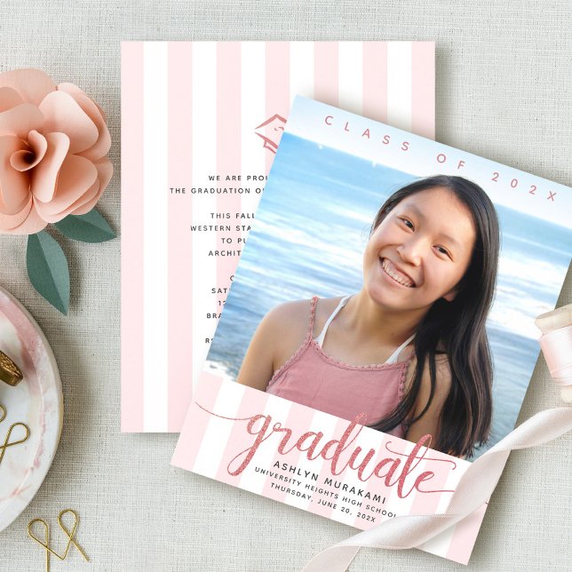 Convite de formatura com letras em brilho rosa orç (Criador carregado)