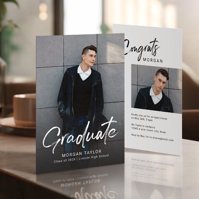 Convite de Formatura de Foto Casual com Letra Mode (Modern Script Casual Photo Graduation Announcement)