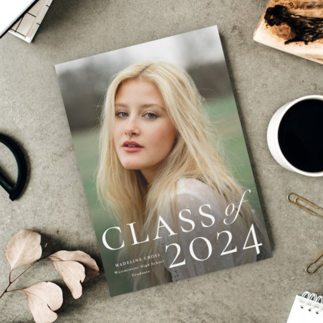 Convite de Formatura de Foto Tipo Elegante (Elegant typography class of 2024 photo graduation magnetic announcement.)