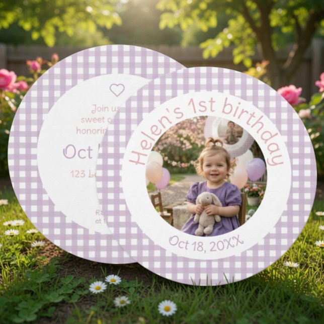 Convite de Foto de 1º Aniversário Gingham Lavender (Criador carregado)