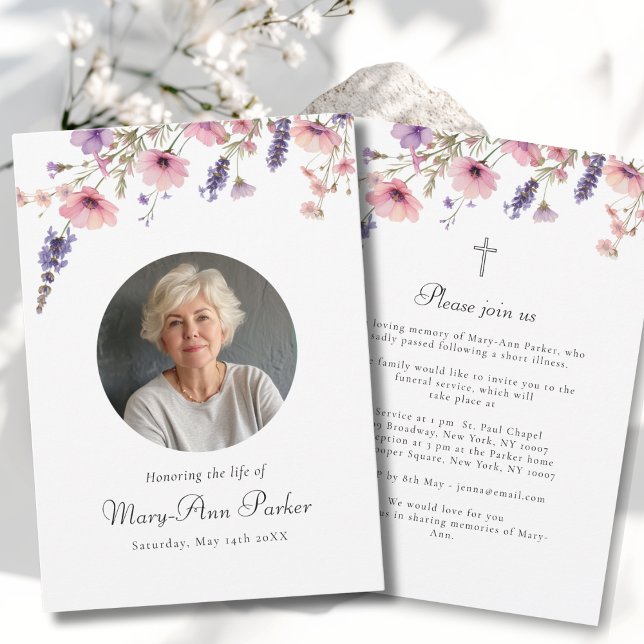 Convite de Funeral com Foto "Celebração da Vida" d (Wildflower "Celebration of Life" Photo Funeral Purple Pink Green White Invitation)