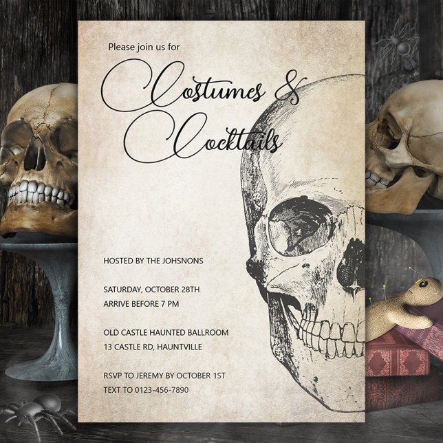 Convite de Halloween Convite de Festa Crônica Anti (Antique Skull Halloween Invitation Template. Editable Costumes & Cocktails Halloween Party Invite)
