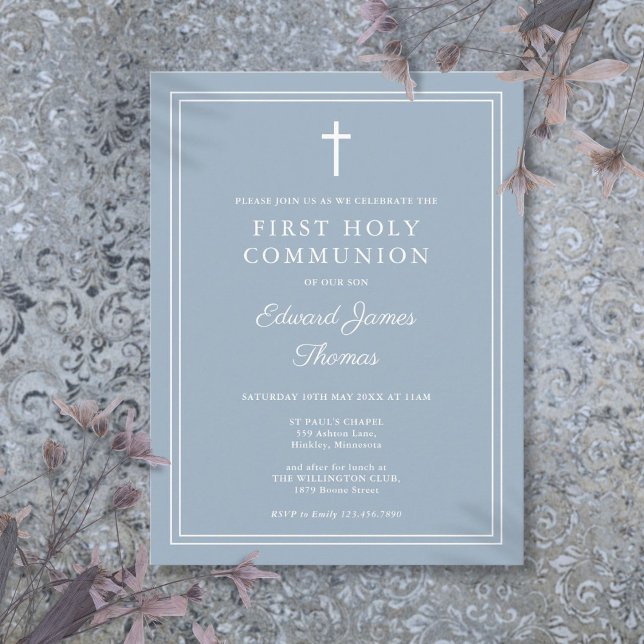 Convite de Primeiro Comunhão Azul Poeirento Modern (Modern Dusty Blue First Holy Communion Invitation Postcard)