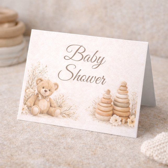 Convite Dobrado para Chás de Bebê Teddy Neutro (Soft beige tones with plush bear detail for a calm and beautifully styled baby shower)
