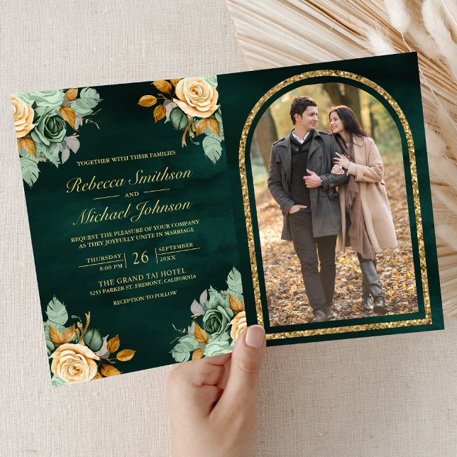 Convite Esmeralda Creme Floral Dourado Código QR Foto Casa (Criador carregado)