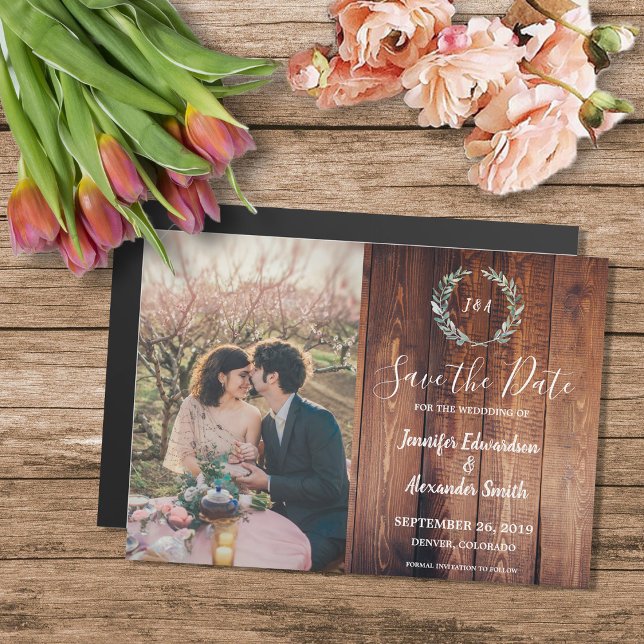 Convite Folhas russas em madeira de celeiro Salvar Data (Rustic watercolor leaves on barn wood photo magnetic Save the Date card.)