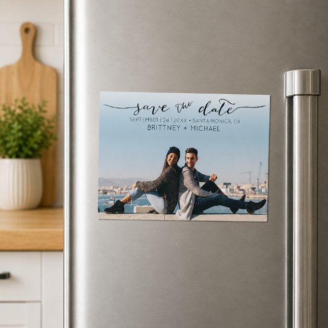 Convite Foto Moderna de Letra à Mão para Salvar a Data (Chic modern save the date magnet featuring a full photo background, elegant handwritten typography)