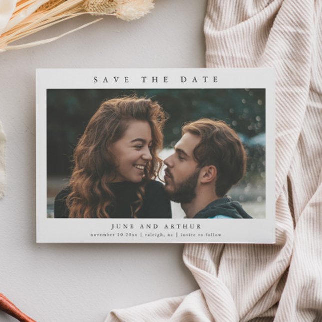 Convite Foto simples Casamento Salvar a Data (Simple black and white wedding photo save the date magnetic invitations.)