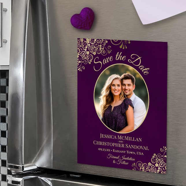 Convite Fotom oval do casamento Roxo Ameixa & Dourado para (Magnetic Back for Easy Display!)