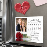 Convite Imagem de Data de Salvamento do Casamento de Foto<br><div class="desc">Estes belos cartões magnéticos são a forma perfeita de deixar a sua família e amigos saberem salvar a data do seu próximo casamento. A design romântica apresenta uma rosa vermelha enrolada há solteiro que fica do lado refletindo ou espelhando em uma piscina d'água com sua foto acima dela. À direita...</div>