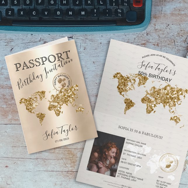 Convite Mapa Único de Passaporte Feliz de Aniversário em Q (gold passport with gold glitter world map and balloons birthday invitation)