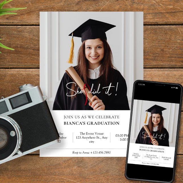 Convite minimalista para fotos de graduação (Criador carregado)