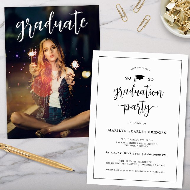 Convite Moderno para Graduação de Chic (simple modern chic graduation party invitation with full grad party picture on the back for college)