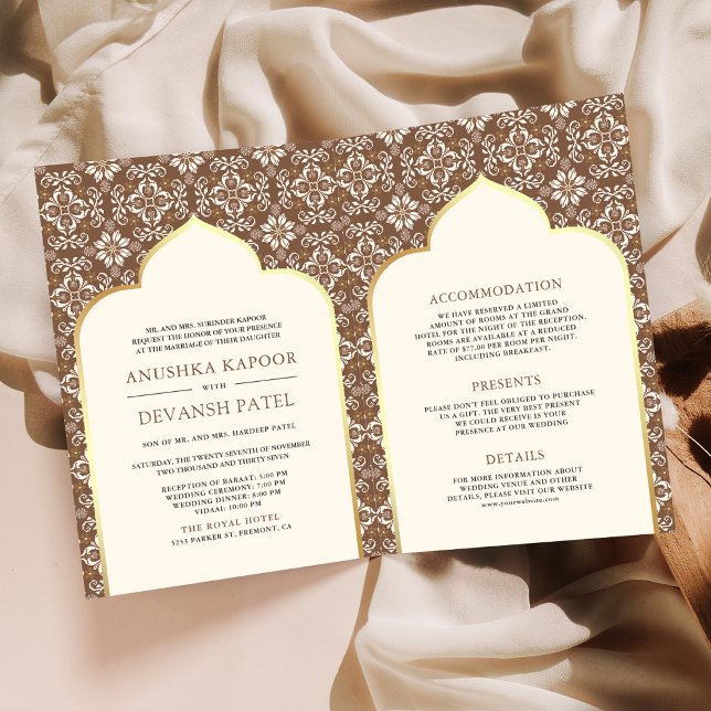 Convite Padrão Marrom de Marfim Tudo em Um Casamento India (Criador carregado)