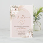 Convite para aniversário de 40 anos do Arco Floral<br><div class="desc">Blush Boho Floral Arch aniversário de 40 anos Invitation Bohemian inspirou um convite de aniversário de 40 anos com dois arranjos florais com grama pampas, uma imagem de caligrafia moderna e um arco cor de pincel. Este moderno convite de 40 anos de saudação floral boêmica é ideal para quem gosta...</div>