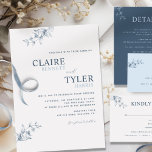 Convite para Casamento Azul Moderno e Mínimo<br><div class="desc">Um convite de casamento moderno e elegante com a tipografia contemporânea e um detalhe floral sutil e desenhado à mão em azul. Fácil de preencher o modelo. Capacidade de "editar usando a ferramenta design" e fazer alterações no tamanho da fonte, estilo, posição e até mesmo cor. Os sobrenomes estão em...</div>
