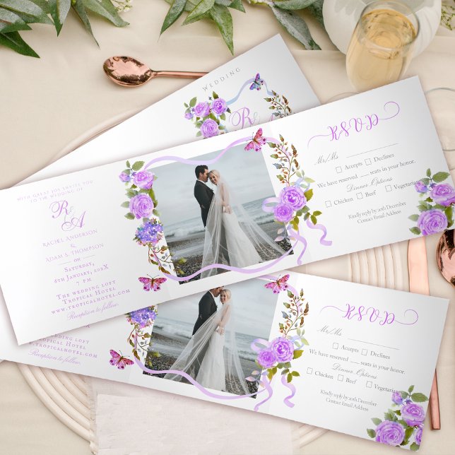 Convite para Casamento de Brisos de Rosa Roxo (Elegant Rose Ribbon Monogram Photo Invitation Card.)