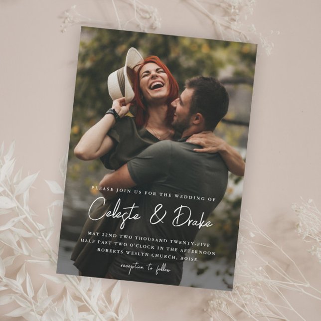 Convite para Casamento de Fotos de Script Moderno  (Modern Script Names Budget Photo Wedding Invitations.)