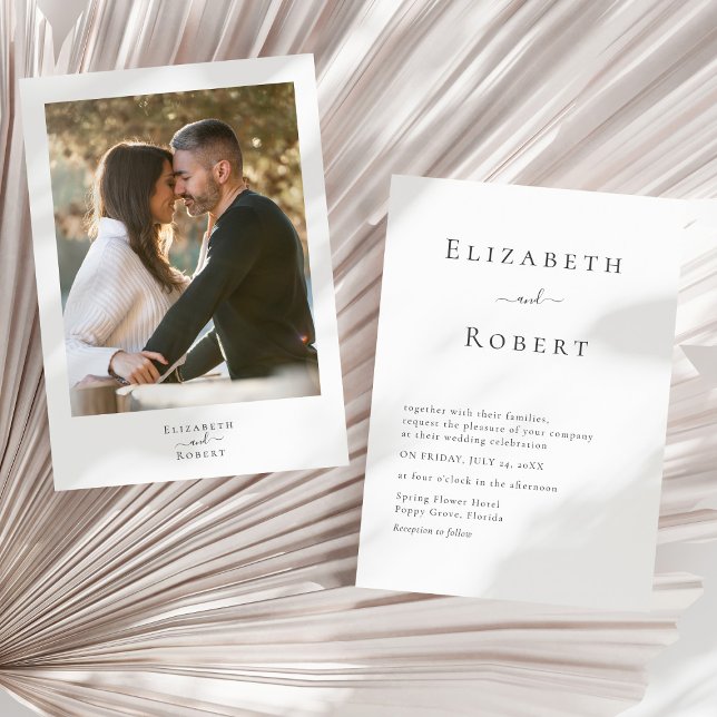 Convite para casamento de fotos minimalista modern (Modern Minimalist Couple Photo Wedding Invitation on a sunny neutral dry palm leaf.)