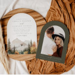 Convite para Casamento de Montanha Arch Boho Water<br><div class="desc">Este é um convite de casamento de montanha com uma bela cena de queda de água e um elegante emparelhamento de fontes. Edite todos os textos e todas as cores, exceto a cor da cena da montanha de aquarela. A cor da queda verde não é editável. // Para itens correspondentes,...</div>