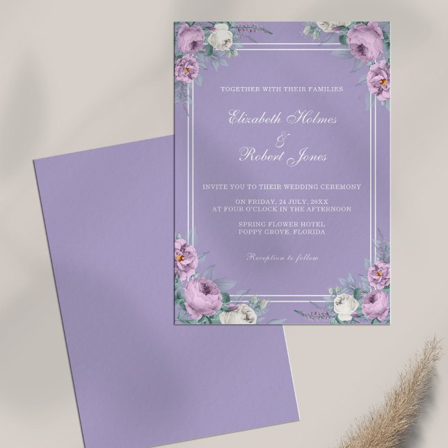 Convite para Casamento de Pessoas Roxas lavandas (Lavender Purple Peonies Wedding Invitation on white table.)