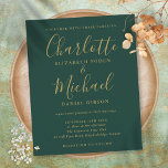 Convite Para Casamento De Script Dourado E Verde D<br><div class="desc">Apresentando nomes de estilo de assinatura,  este elegante convite para casamento verde esmeralda e ouro do orçamento pode ser personalizado com suas informações em caracteres quicos. Projetado por Thisnotme©</div>