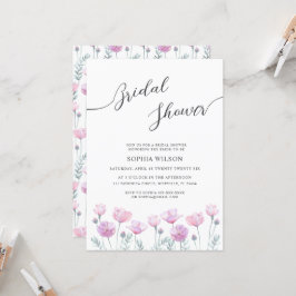 Convite para chá de noiva com flores delicadas.