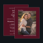 Convite para Fotos de Casamento Simples BUDGET Bur<br><div class="desc">Estes belos convites são simples, modernos e minimalistas, assim como são favoráveis ao orçamento e baratos. Eles apresentam um limpíssimo burgundy contemporâneo, marrom, ou design de vinho tinto com sua foto na frente com seus nomes e as palavras: To Be Wed. A versão padrão do convite de casamento e as...</div>