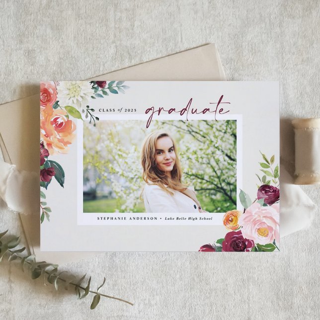 Convite para Graduação de Fotografias de Sangue de (Announce your graduation with a customizable watercolor invitation featuring autumn floral designs.)