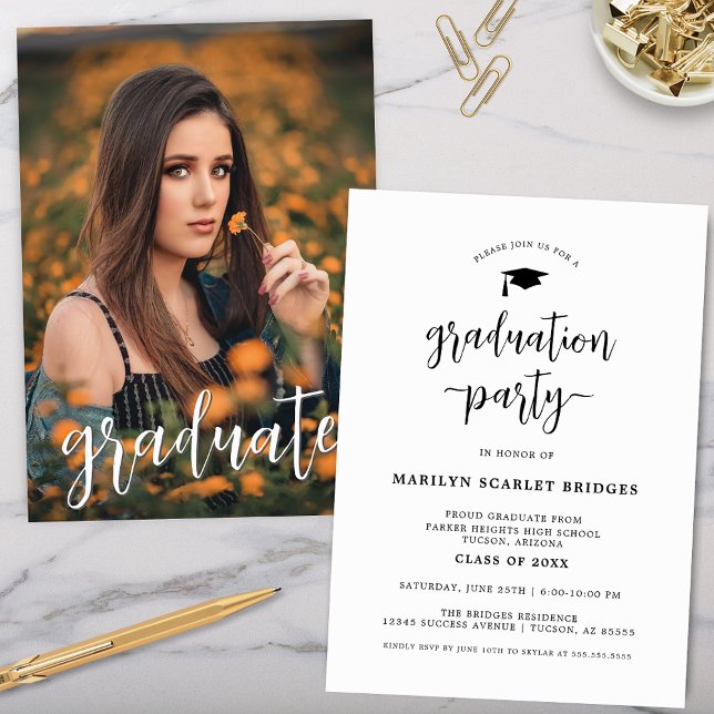 Convite para Graduação de Script Moderno Simples (Modern simple script graduation invitation for high school or college graduate grad party invites)
