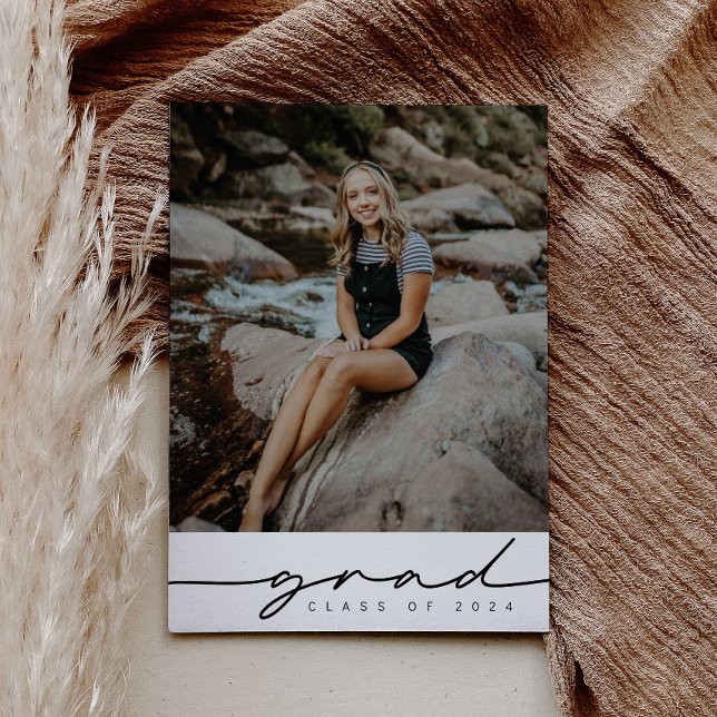 Convite para graduação minimalista moderno (Criador carregado)