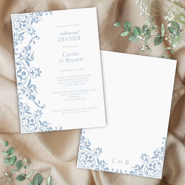 Convite para Janto de ensaio de cor azul e branca (romantic coastal chic blue and white wedding rehearsal dinner invitation with floral border pattern)