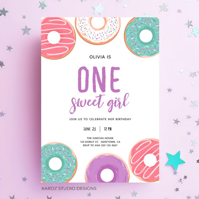 Convite para primeiro aniversario de rosquinha Uma (Cute and simple donut one year old baby girl, customize for a sweet celebration.)
