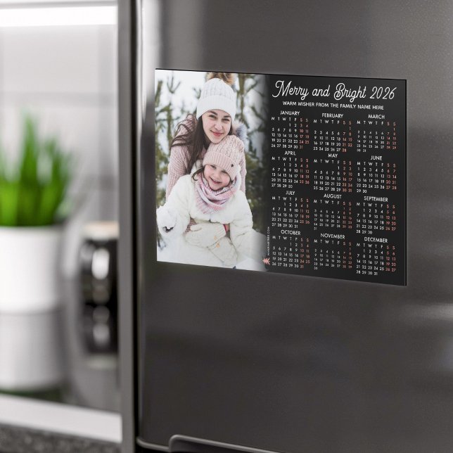 Convite Photo Black Calendar 2026 Family Magnetic Card (Criador carregado)