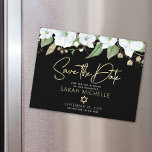 Convite Preto Dourado Bat Mitzvah Script Floral Salvar Dat<br><div class="desc">Certifique-se de que todos os seus amigos e parentes serão capazes de celebrar o marco da sua filha Bat Mitzvah! Envie este chic, personalizado cartão de anúncio magnético "Salvar a Data" para que ela fique em cima da mente até seu dia especial. Uma aquarela floral chica, atordoante, branca e dourada...</div>