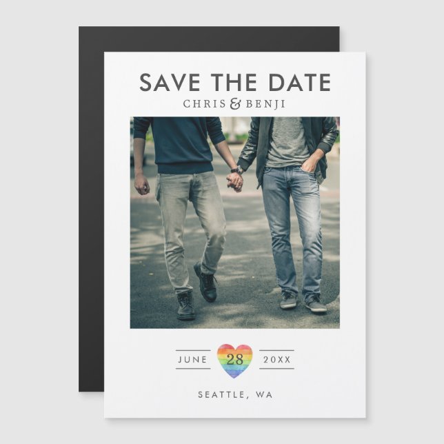 Convite Rainbow Heart LGBTQ Save the Date with Photo (Frente/Verso)