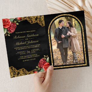 Convite Rosas Vermelhas Renda Dourada Código QR Preto Foto