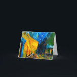 Convite Van Gogh Café Terrace à Noite<br><div class="desc">Cartão com a pintura a óleo de Vincent van Gogh Café Terrace à Noite (1888). Estrelas amarelas pintam o céu azul noturno acima de um café ao ar livre na França. Um presente maravilhoso para fãs do Impressionismo Poste e da arte holandesa.</div>