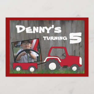 Convite vermelho do aniversário do trator: Foto n