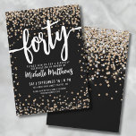 Convites 40 Black Dourado aniversário de 40 anos<br><div class="desc">Apresentando um convite de festas chic e comemorativo, perfeito para marcar este marco especial no estilo. O elegante design apresenta uma mistura de ouro e cinzas prateadas, acrescentando um toque de diversão e festividade. No topo, "quarenta" é exibido com destaque em letras maiúsculas, definindo o tom para uma celebração inesquecível....</div>