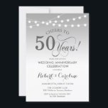 Convites 50º Aniversário de Casamento - Prata Branca<br><div class="desc">50º Convite à Celebração de Aniversário de Casamento. Design prateado e branco com luzes de cordas de fada e fonte elegante de script. Saúde a 50 anos! Pode ser personalizado em qualquer ano de casamento! Envie-me uma mensagem se precisar de mais personalização.</div>